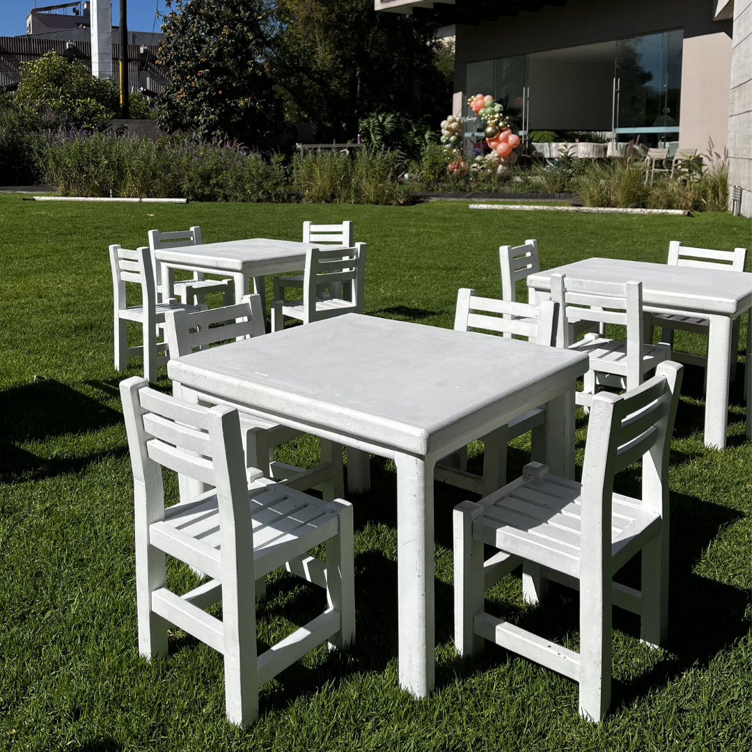 Mesa y sillas de madera - Imagen 4