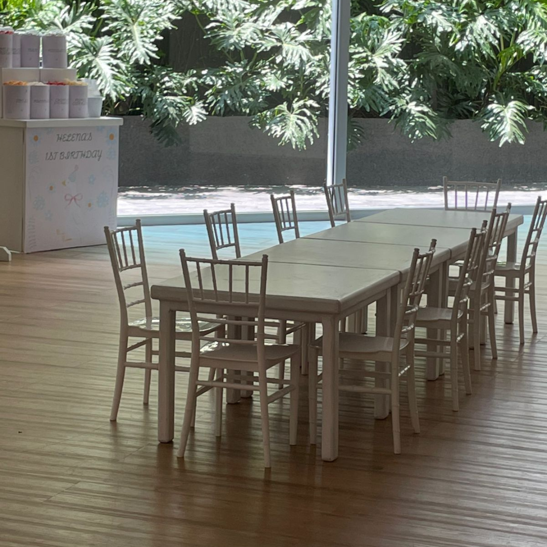 Mesa y sillas de madera - Imagen 3