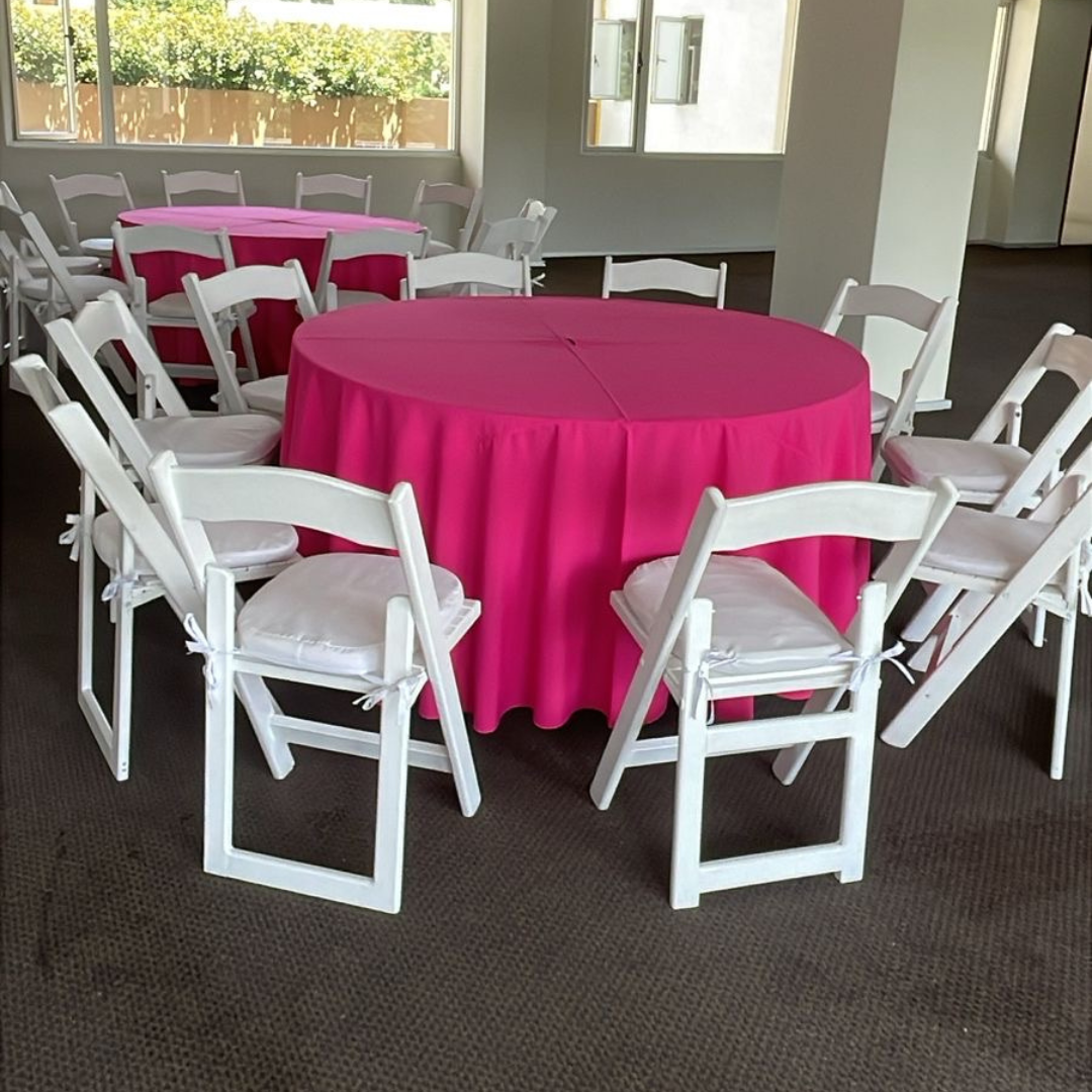 Mesa redonda con sillas avant